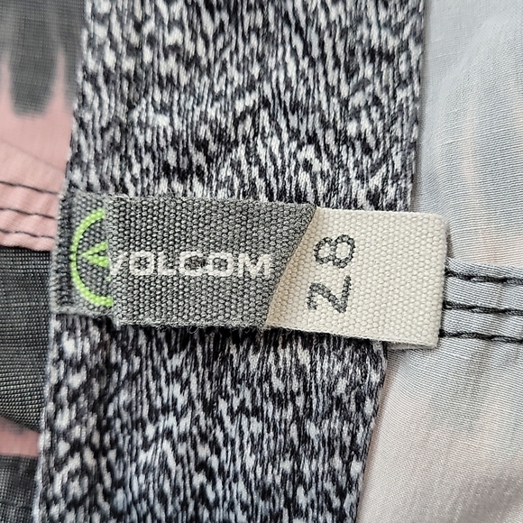 Volcom Pink & Gray Vert Vibes Men's Board Shorts Size 28 Small - Picture 6 of 10